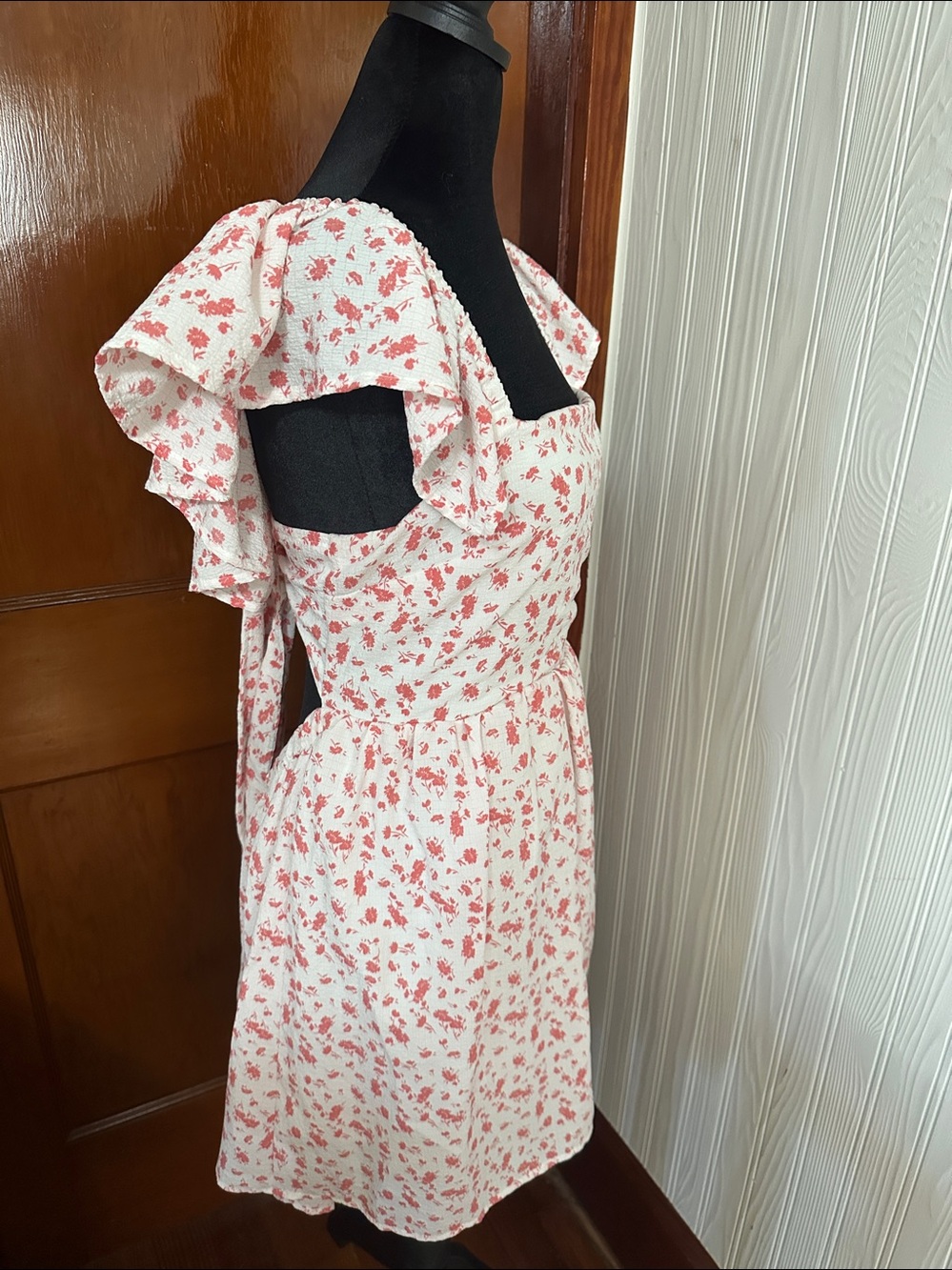 Pink Floral Ruffle-Sleeve Dress - Picture 2 of 3